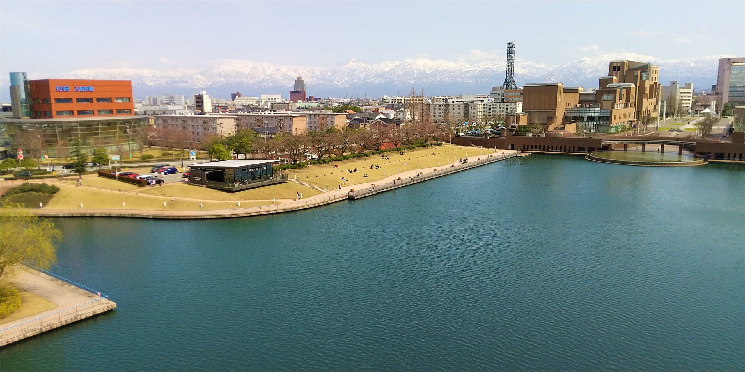 富山環水公園　天門橋の展望台から